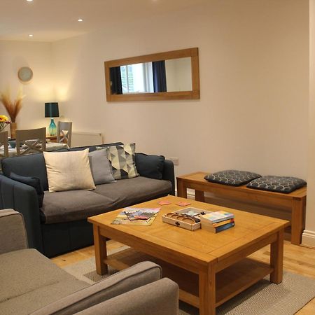 Stylish Flat In Central Tenby & Free Parking Екстериор снимка