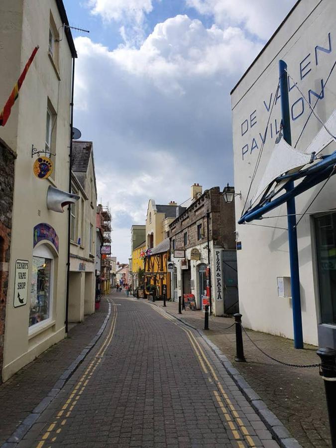 Stylish Flat In Central Tenby & Free Parking Екстериор снимка