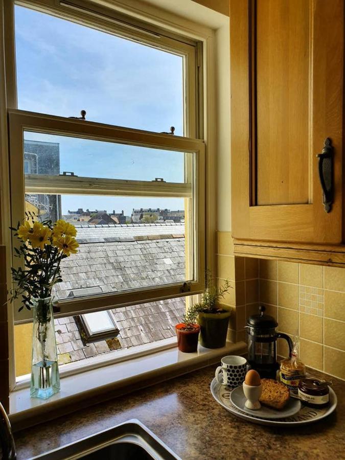 Stylish Flat In Central Tenby & Free Parking Екстериор снимка