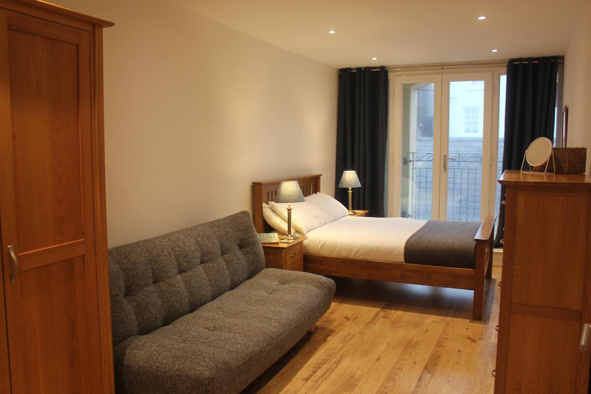 Stylish Flat In Central Tenby & Free Parking Екстериор снимка